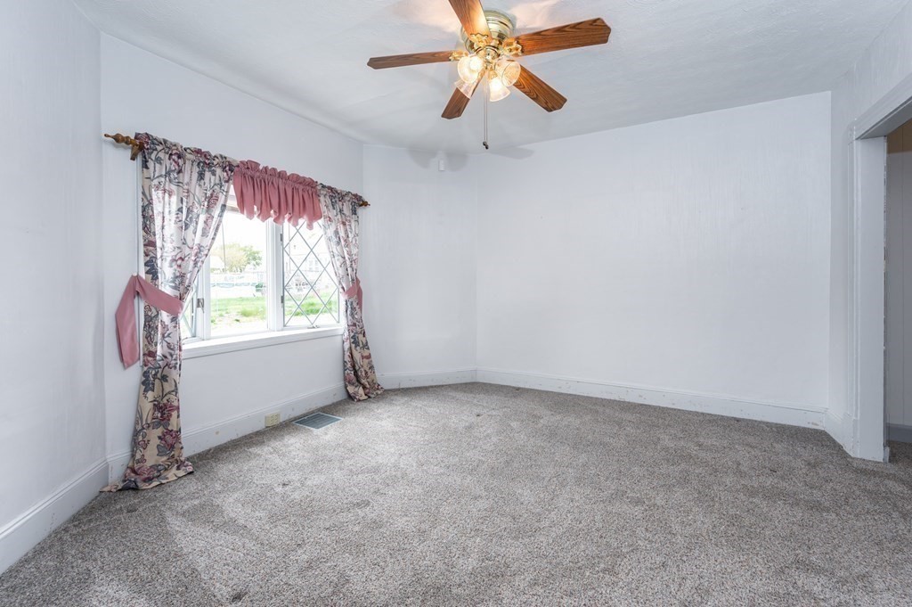 271 Cumberland Road Lowell, MA 01850 - Photo 9 of 42 Gallery Image 9