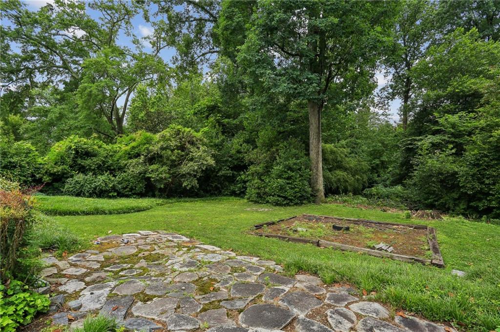 3648 Kingsboro Road Northeast Atlanta, GA 30319 - Photo 6 of 16 Gallery Image 6