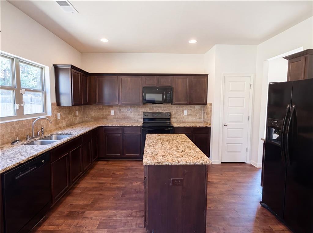 1234 England Terrace Hampton, GA 30228 - Photo 2 of 25