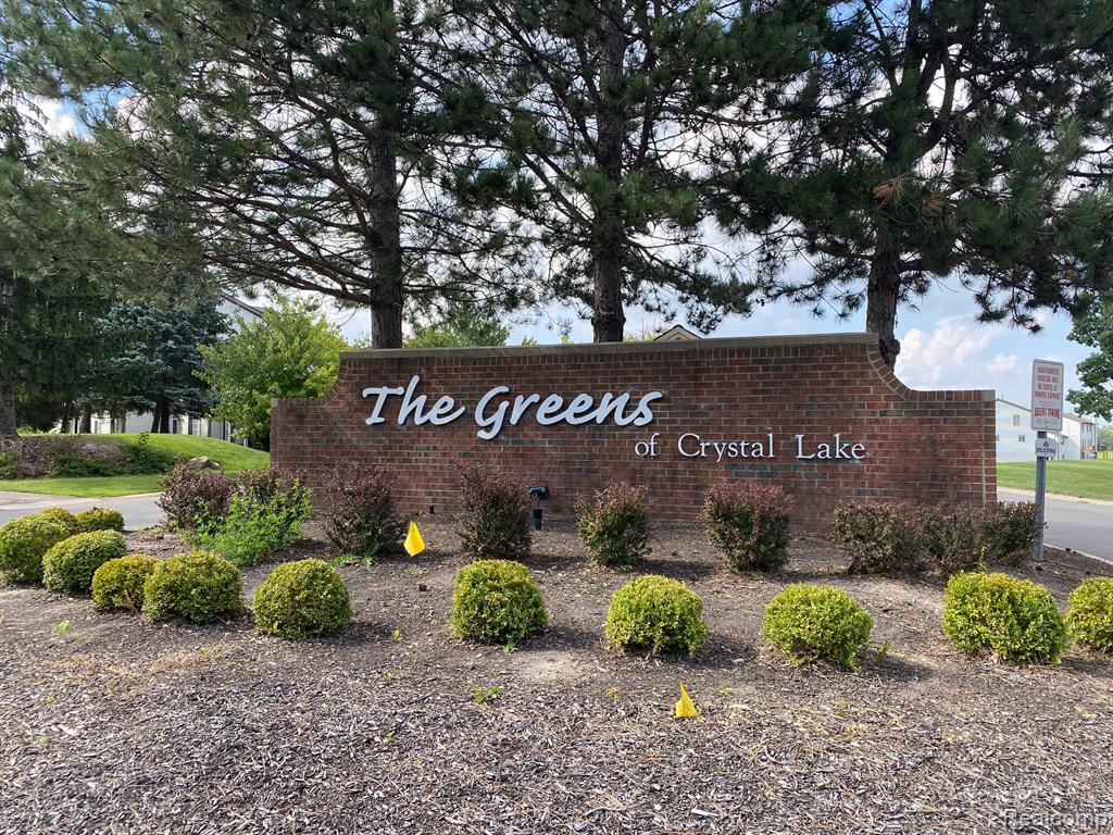215 Oak Ridge Drive Pontiac, MI 48341 - Photo 3 of 20