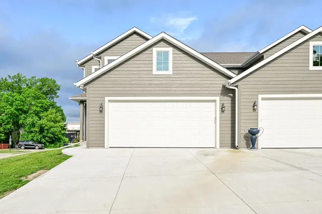 $4,000 | 2905 North 186th Street, Brookfield, WI 53045