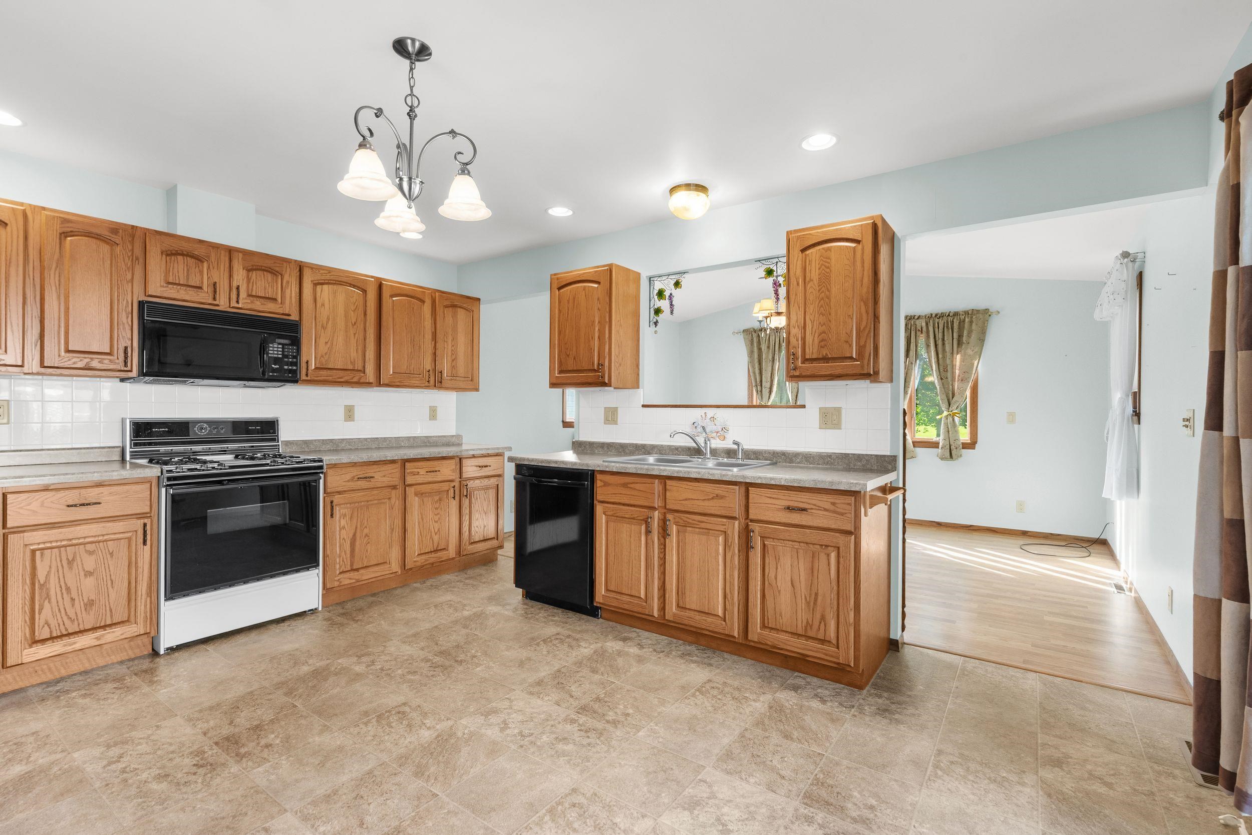 539 Fenton Street Ripon, WI 54971 - Photo 6 of 48 Gallery Image 6