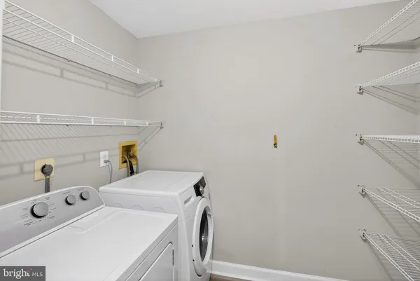 $2,250 | 10114 Oakton Terrace Road, Oakton, VA 22124