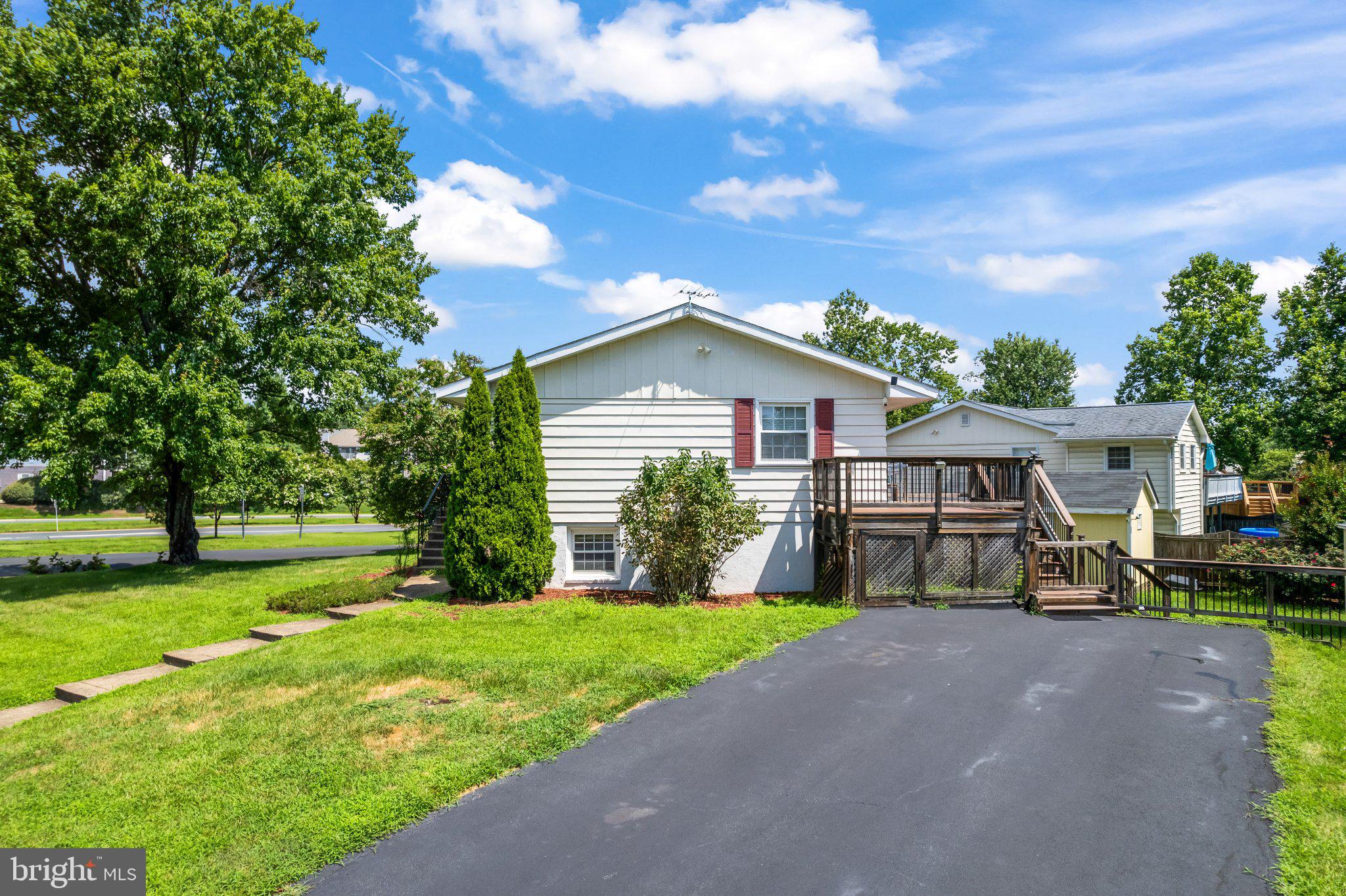 101 Williamsburg Road Sterling, VA 20164 - Photo 40 of 50 Charming home with inviting curb appeal.