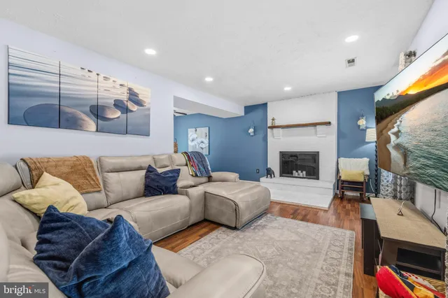 $474,900 | 8653 Valley Drive, Waldorf, MD 20603