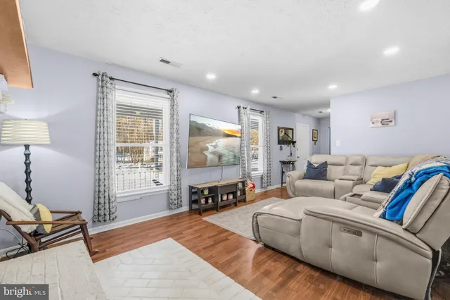 $474,900 | 8653 Valley Drive, Waldorf, MD 20603