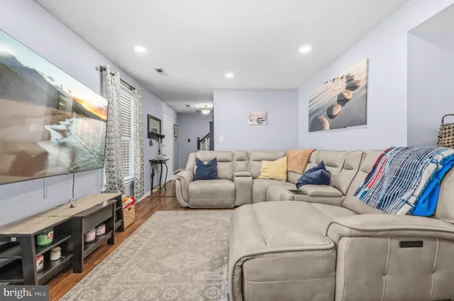 $474,900 | 8653 Valley Drive, Waldorf, MD 20603