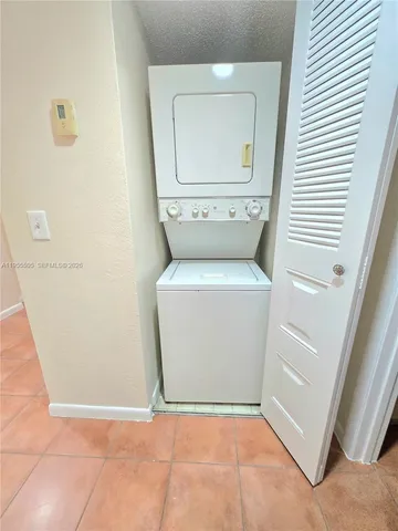 $1,650 | 300 Southwest 130th Terrace, Unit 113B, Pembroke Pines, FL 33027