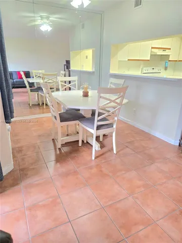 $1,650 | 300 Southwest 130th Terrace, Unit 113B, Pembroke Pines, FL 33027