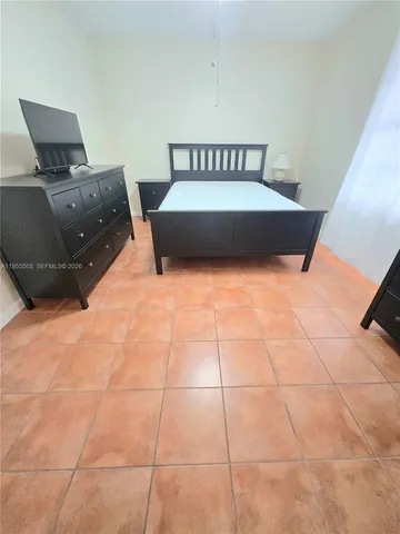 $1,650 | 300 Southwest 130th Terrace, Unit 113B, Pembroke Pines, FL 33027