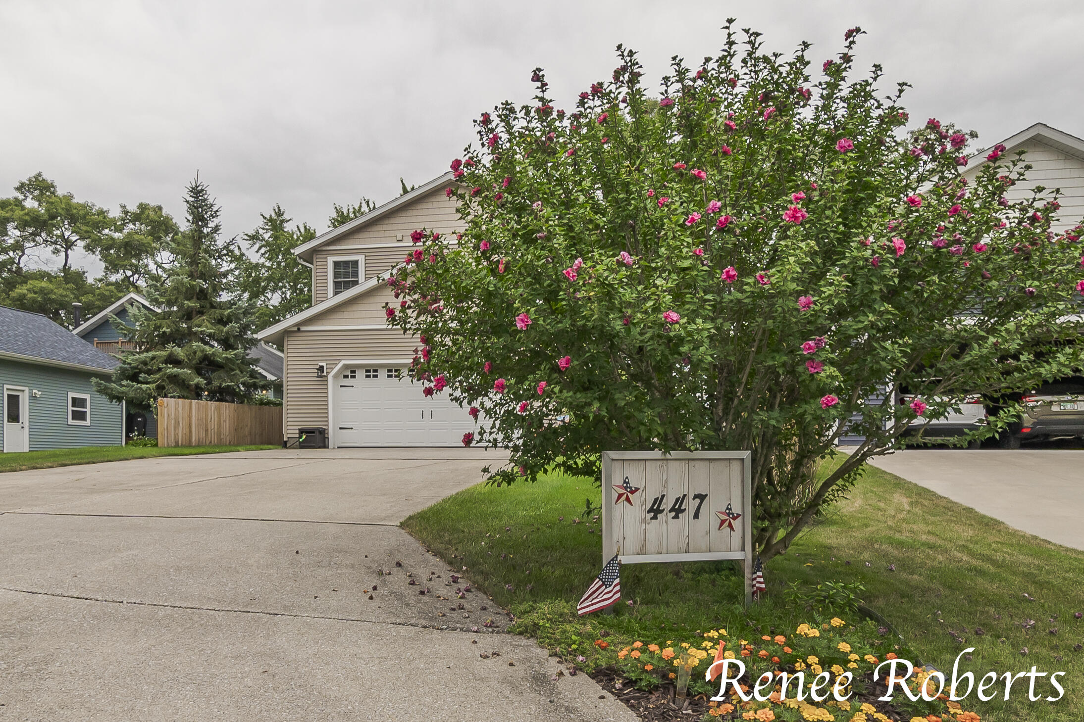 447 Grover Road Muskegon, MI 49442 - Photo 4 of 169 447 Grover Rd-129