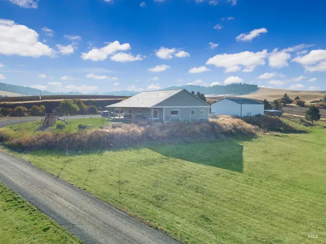 $975,000 | 1030 Tempest Lane, Viola, ID 83872