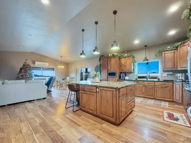 $975,000 | 1030 Tempest Lane, Viola, ID 83872