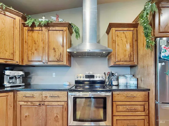 $975,000 | 1030 Tempest Lane, Viola, ID 83872