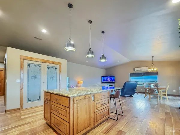 $925,000 | 1030 Tempest Lane, Viola, ID 83872