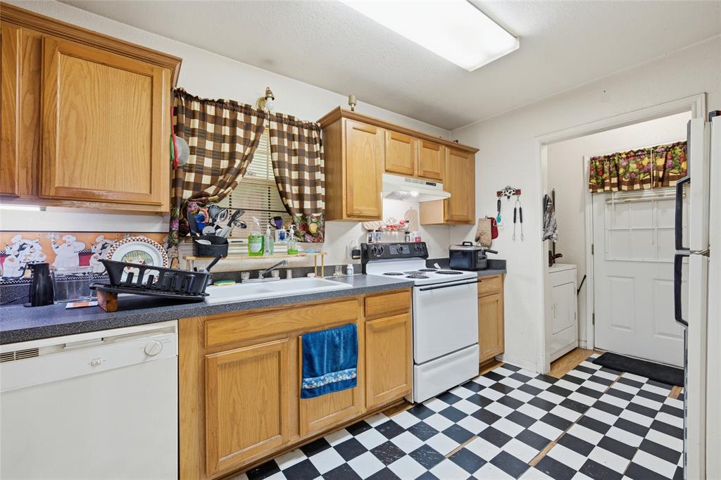 1300 Spring Street Waco, TX 76704 - Photo 5 of 11 Gallery Image 5