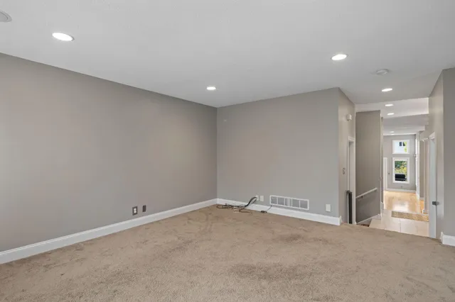 $5,000 | 517 River Street, Minneapolis, MN 55401