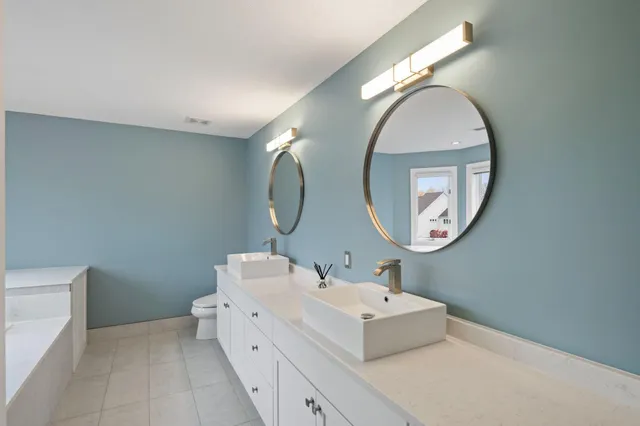 $5,000 | 517 River Street, Minneapolis, MN 55401