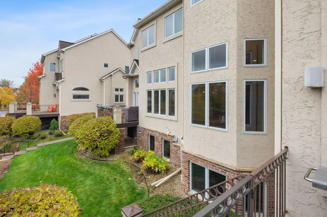 $5,000 | 517 River Street, Minneapolis, MN 55401