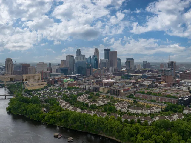 $5,000 | 517 River Street, Minneapolis, MN 55401