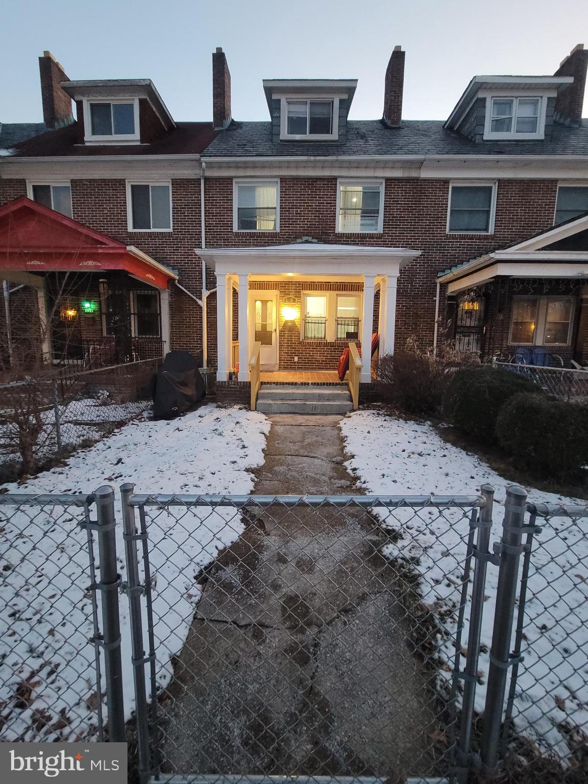 630 Wicklow Road Baltimore, MD 21229 - Photo 1 of 28 Exterior Front