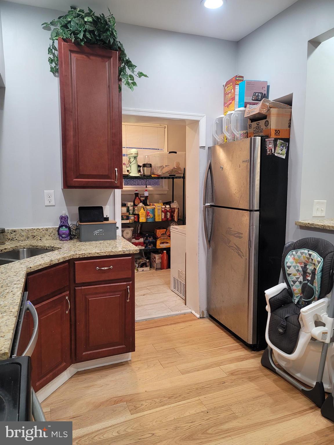 630 Wicklow Road Baltimore, MD 21229 - Photo 4 of 28 Kitchen