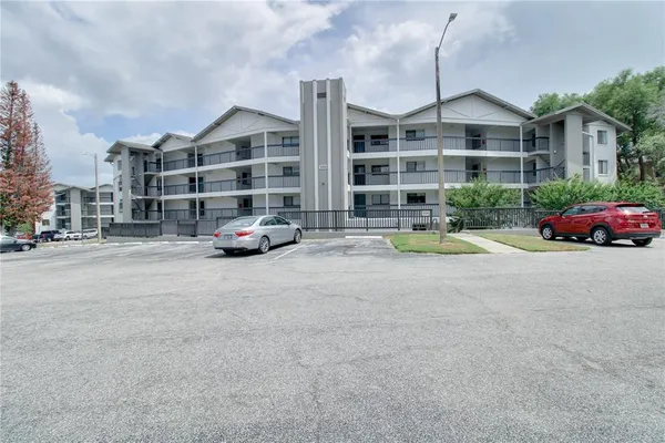 $1,695 | 1054 Lotus Cove Court, Unit 612, Altamonte Springs, FL 32714