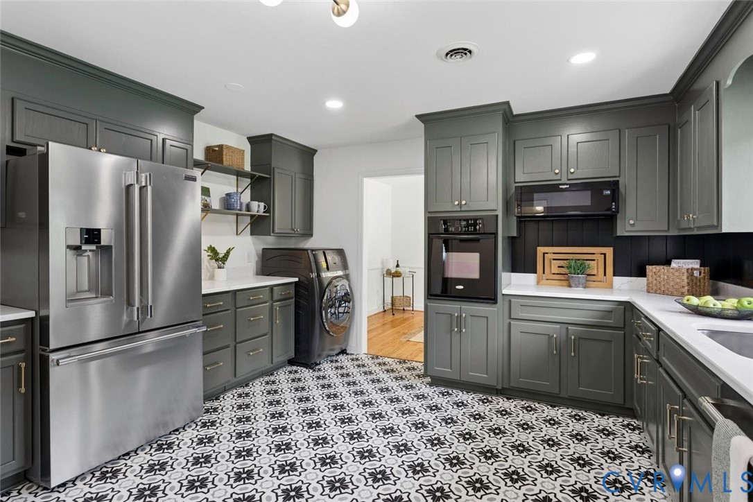 1629 New Market Road Henrico, VA 23231 - Photo 20 of 47 Frigidaire professional refrigerator and GE profil