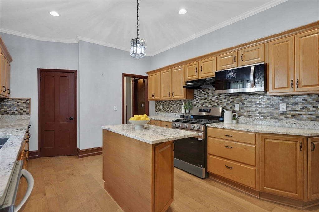 288 St James Avenue Springfield, MA 01109 - Photo 16 of 41