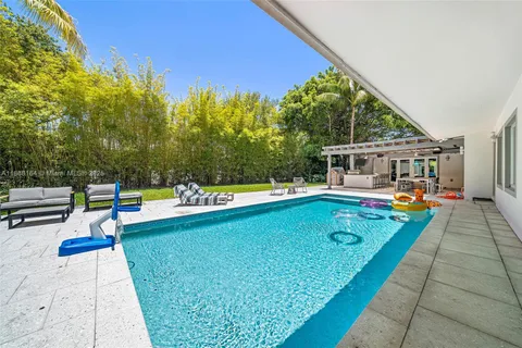 $3,475,000 | 11001 Southwest 64th Avenue, Pinecrest, FL 33156