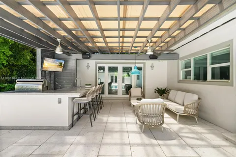 $3,475,000 | 11001 Southwest 64th Avenue, Pinecrest, FL 33156