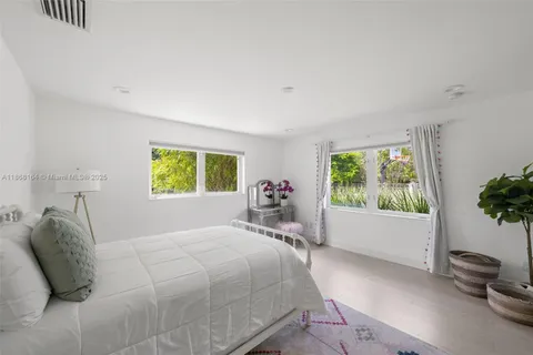 $3,475,000 | 11001 Southwest 64th Avenue, Pinecrest, FL 33156