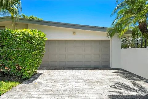 $3,475,000 | 11001 Southwest 64th Avenue, Pinecrest, FL 33156