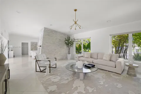 $3,475,000 | 11001 Southwest 64th Avenue, Pinecrest, FL 33156