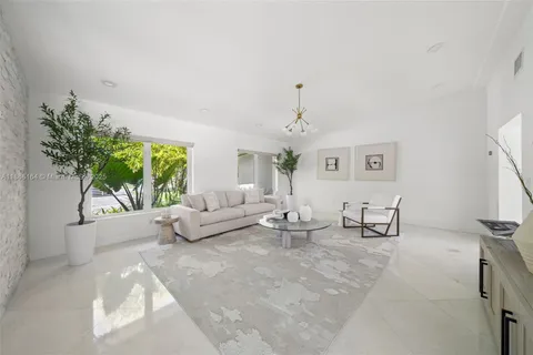 $3,475,000 | 11001 Southwest 64th Avenue, Pinecrest, FL 33156