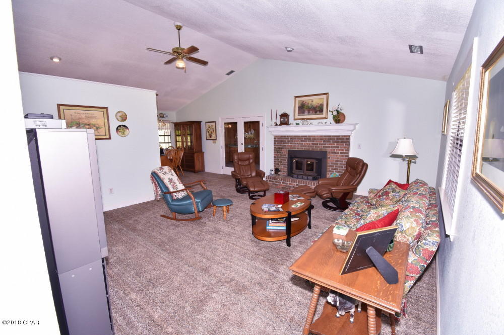 4735 Mathis Lane Vernon, FL 32462 - Photo 7 of 50 Gallery Image 7