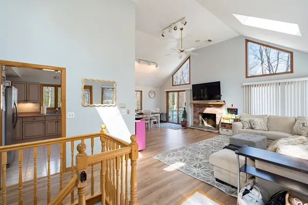 $699,999 | 17 Park Street, Mendon, MA 01756