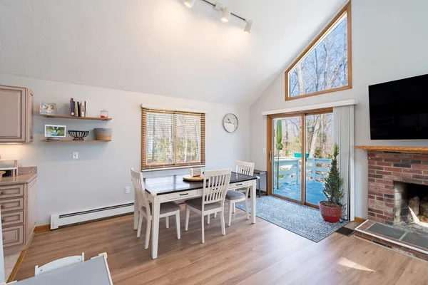 $699,999 | 17 Park Street, Mendon, MA 01756