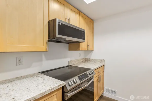 $519,000 | 15511 35th Avenue West, Unit H, Lynnwood, WA 98087