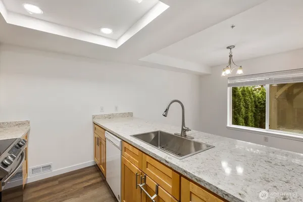 $519,000 | 15511 35th Avenue West, Unit H, Lynnwood, WA 98087