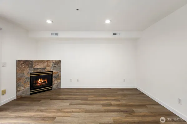 $519,000 | 15511 35th Avenue West, Unit H, Lynnwood, WA 98087