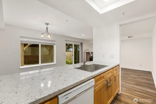 $519,000 | 15511 35th Avenue West, Unit H, Lynnwood, WA 98087