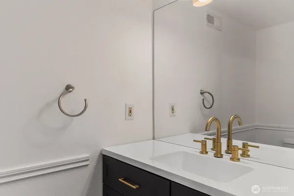 $519,000 | 15511 35th Avenue West, Unit H, Lynnwood, WA 98087