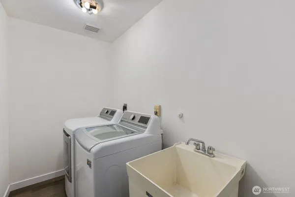 $519,000 | 15511 35th Avenue West, Unit H, Lynnwood, WA 98087