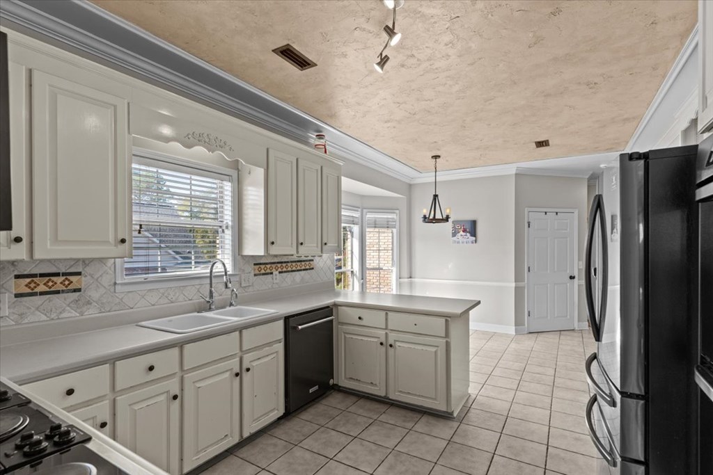 3649 Oak Ridge Lane Dothan, AL 36303 - Photo 12 of 46