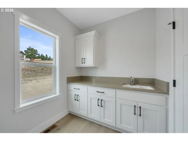 $1,049,900 | 483 Meadows Drive, Manzanita, OR 97130