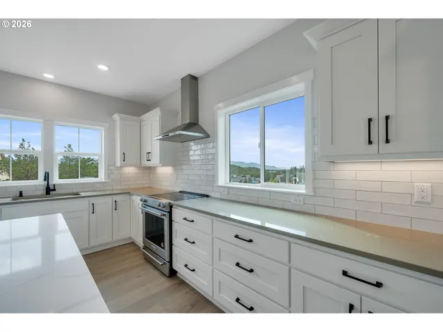 $1,049,900 | 483 Meadows Drive, Manzanita, OR 97130