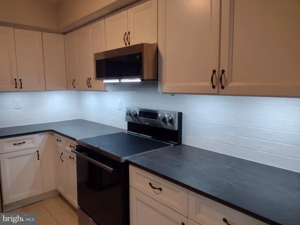 $2,800 | 83 Avon Lane, New Hope, PA 18938