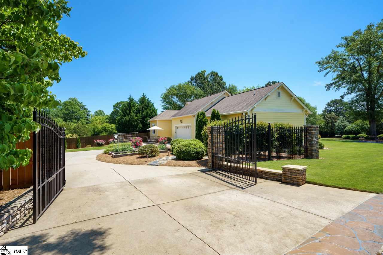 4 Rox Run Simpsonville, SC 29681 - Photo 3 of 36 Gallery Image 3