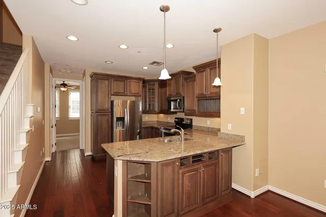 $2,650 | 2440 East Montecito Avenue, Phoenix, AZ 85016